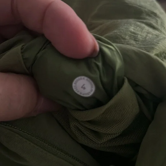 LULULEMON Non Stop Bomber Reversible Jacket in Green Foliage Size 8 and Size 4 - Picture 16 of 16